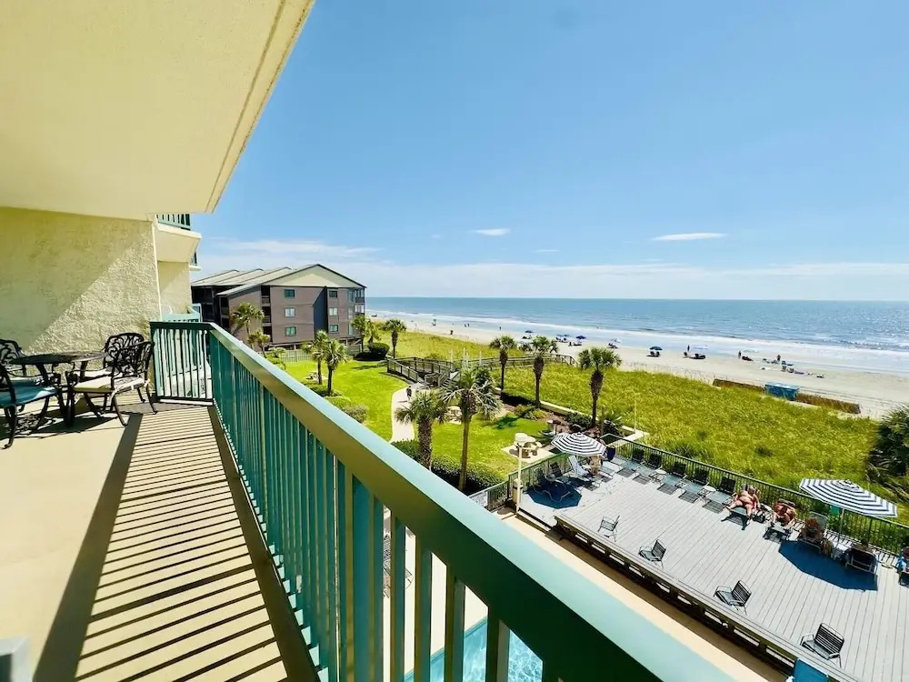 Ashworth 303 3 Bedroom Condo by RedAwning, North Myrtle Beach