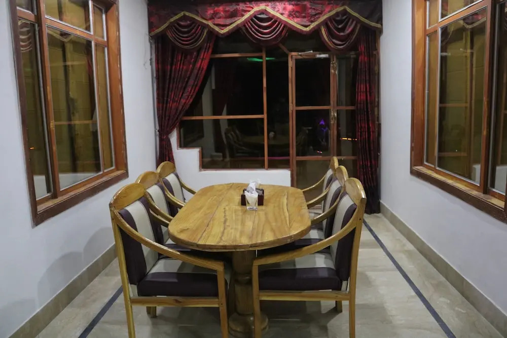 ALMAS HOTEL Best Hotel in swat