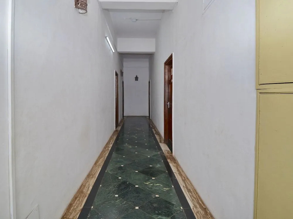 FabHotel Maharaja - Nr Vasco Da Gama Railway Station