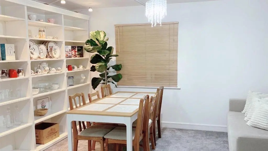 Bicester Homestay Entire Home 10min walk to Bicester Village 650m