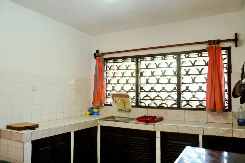 Kirathimo Explorers Oasis Diani - Hostel