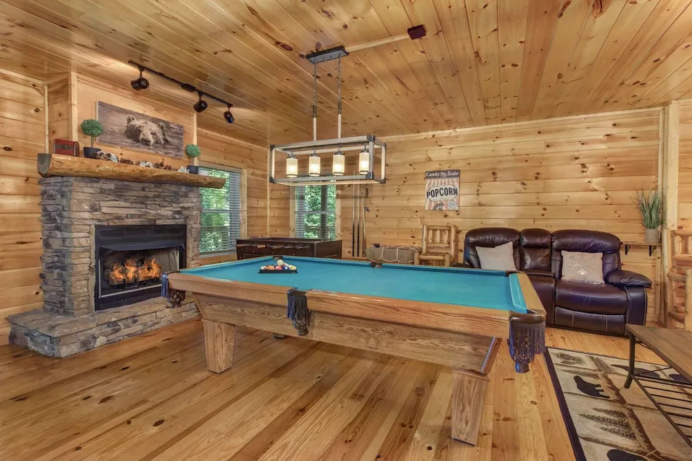 Hidden Haven Log Cabin w/ Private Hot Tub