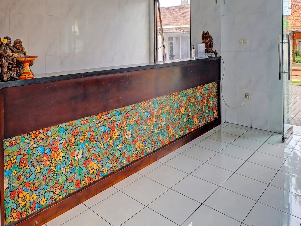 RedDoorz at Hotel Nuansa Indah Denpasar