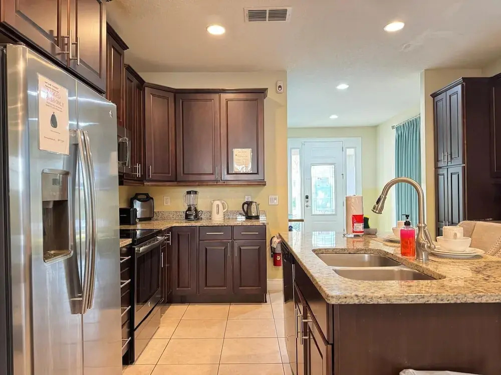 7613-8-bl-only 10 Minutes From Disney