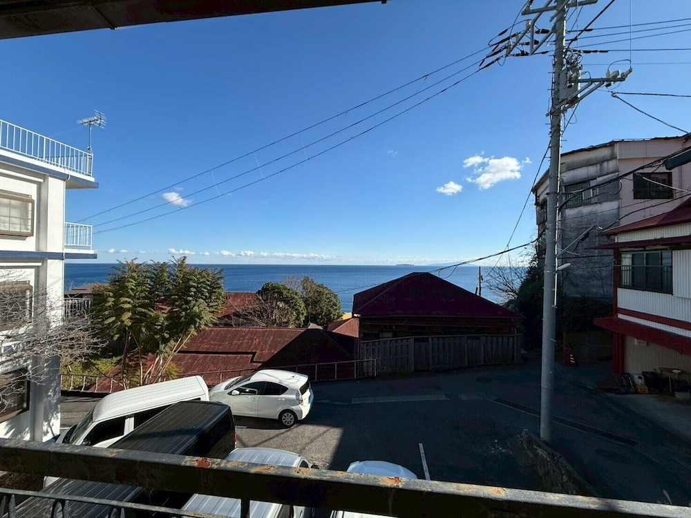 Azamian Atami