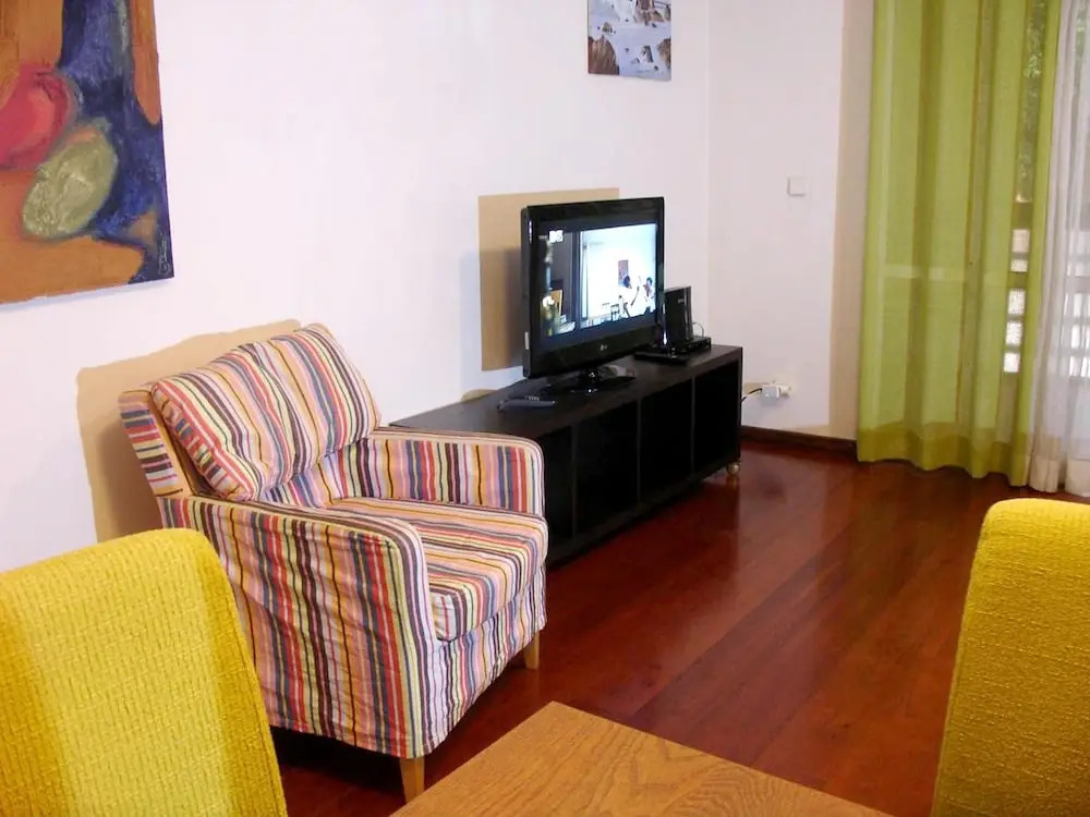 Apartment with One Bedroom in Funchal, with Wonderful Mountain View, Furnished Balcony And Wifi - 7 Km From the Beach
