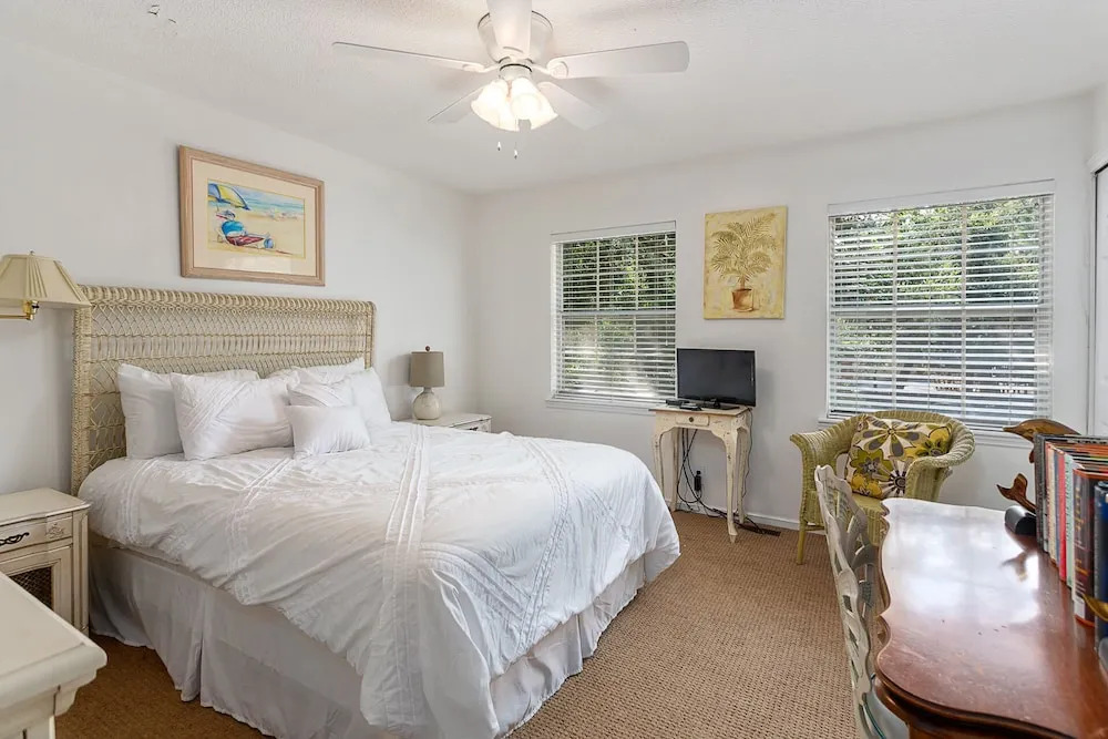 425 Magnolia Ave Unit B by Hodnett Cooper