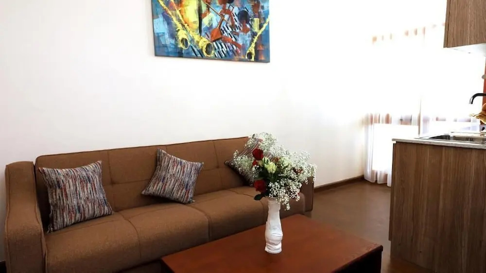 Black Horse Hotel Apartment