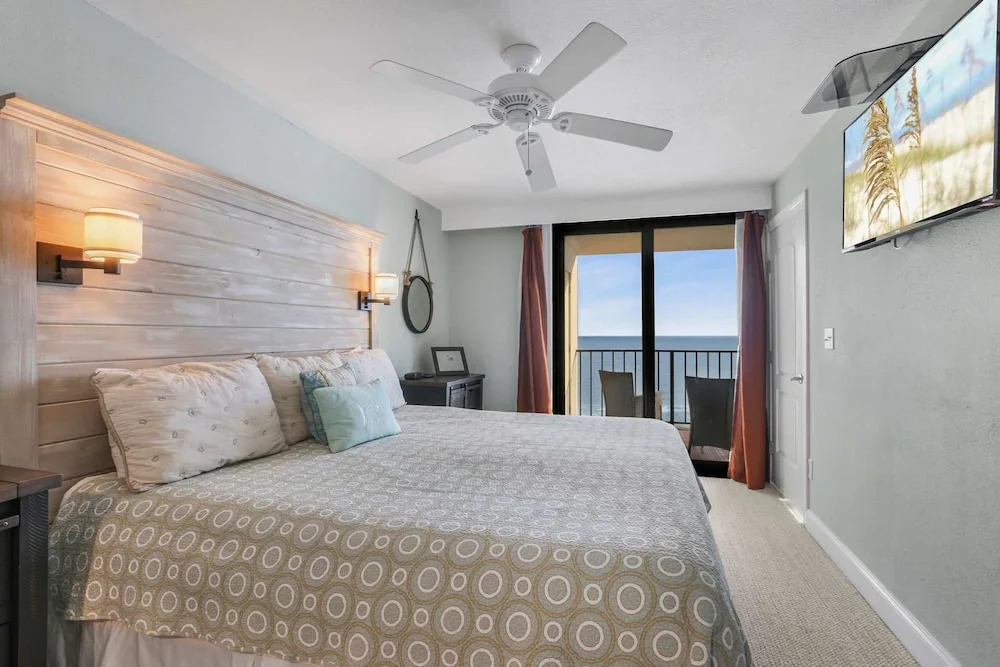 Phoenix I 1112-11th Floor Splash pad Beachfront 2 Bedrooms 2 Baths