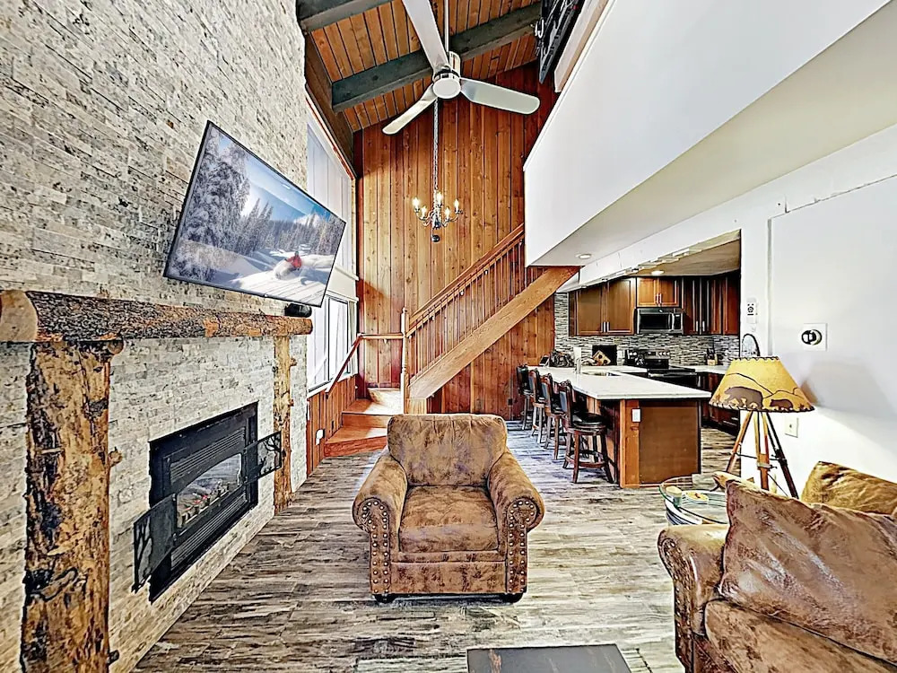 New Listing! Chic W/ Pool & Ski Back Trail 1 Bedroom Condo
