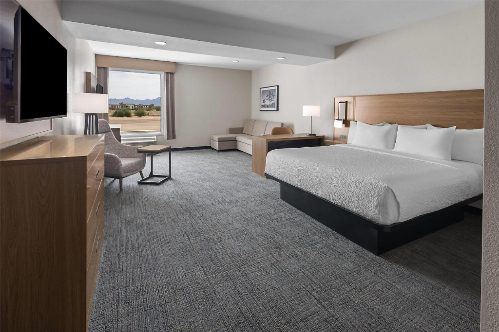 La Quinta Inn & Suites by Wyndham Phoenix West / Glendale