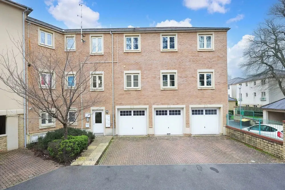 Stylish Flat With Sofa Bed in Malmesbury