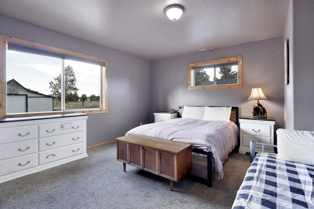 2130-bear City Ranch 4 Bedroom Home by Redawning