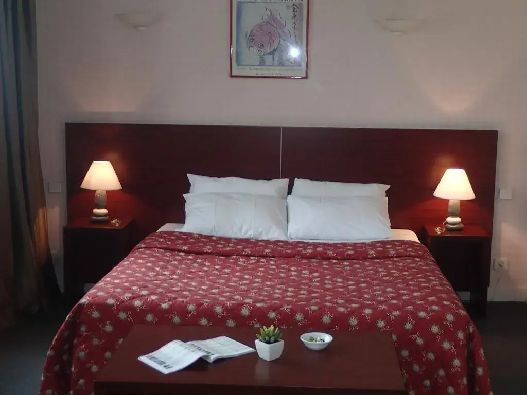 Logis Hotels Grand Hotel dOrléans et Restaurant Le Goulu
