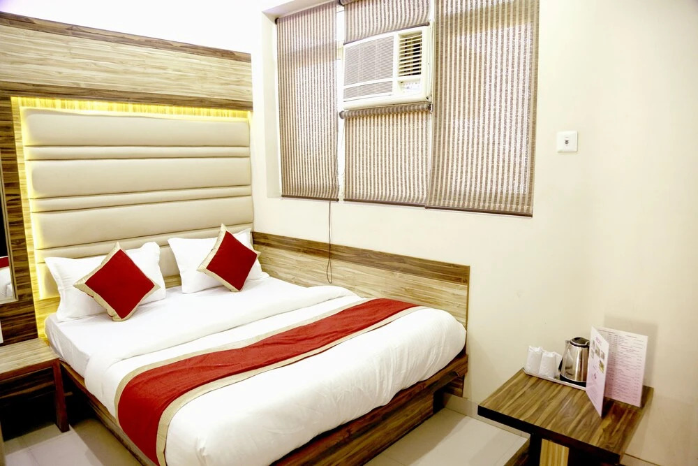 Hotel Star Villa - Front of NDLS Station & 1 Minute from Connaught Place & City Centre