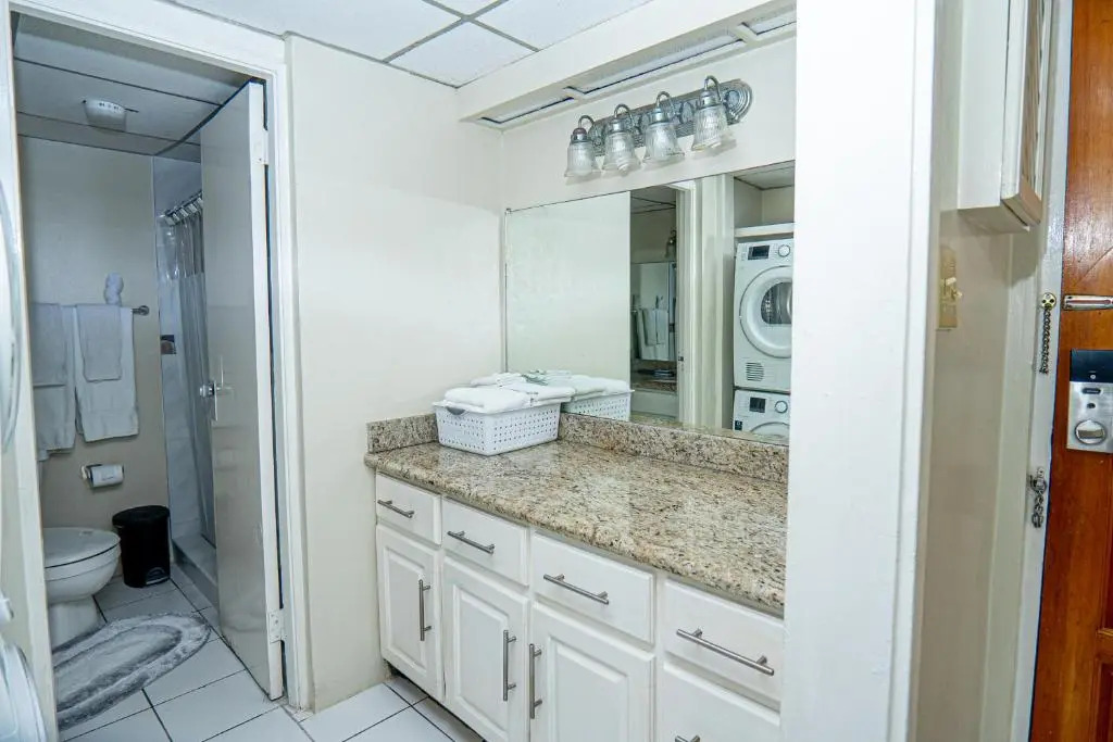 Welcome to stunning Ocean Views at Studio 503