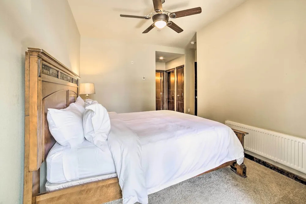 Modern Mammoth Lakes Condo: Ski, Hike, & More!
