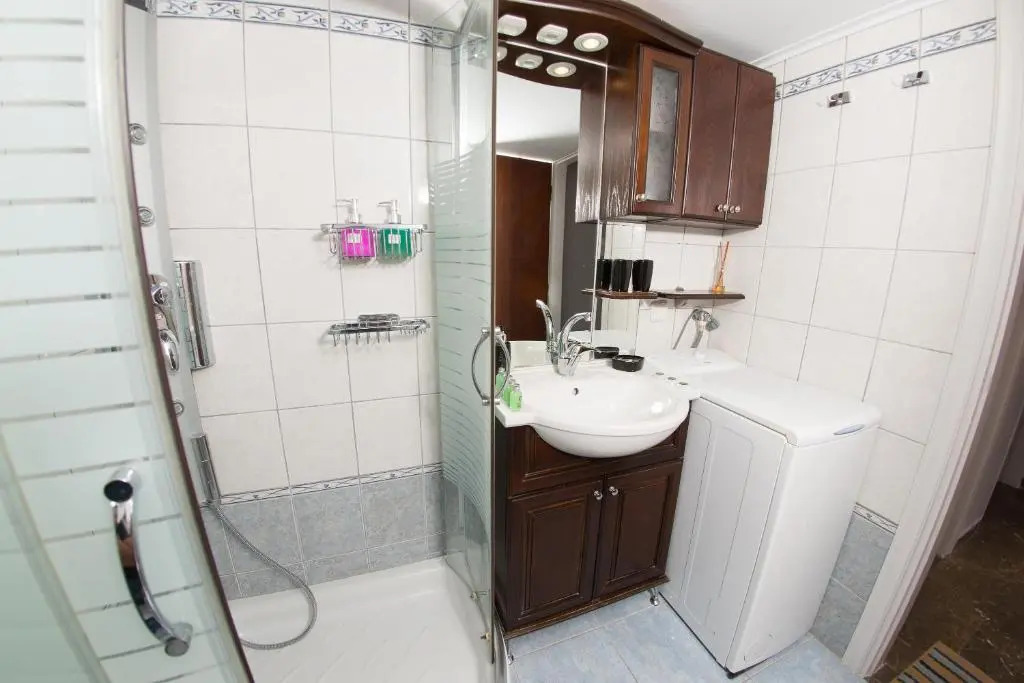 Théa Apartment