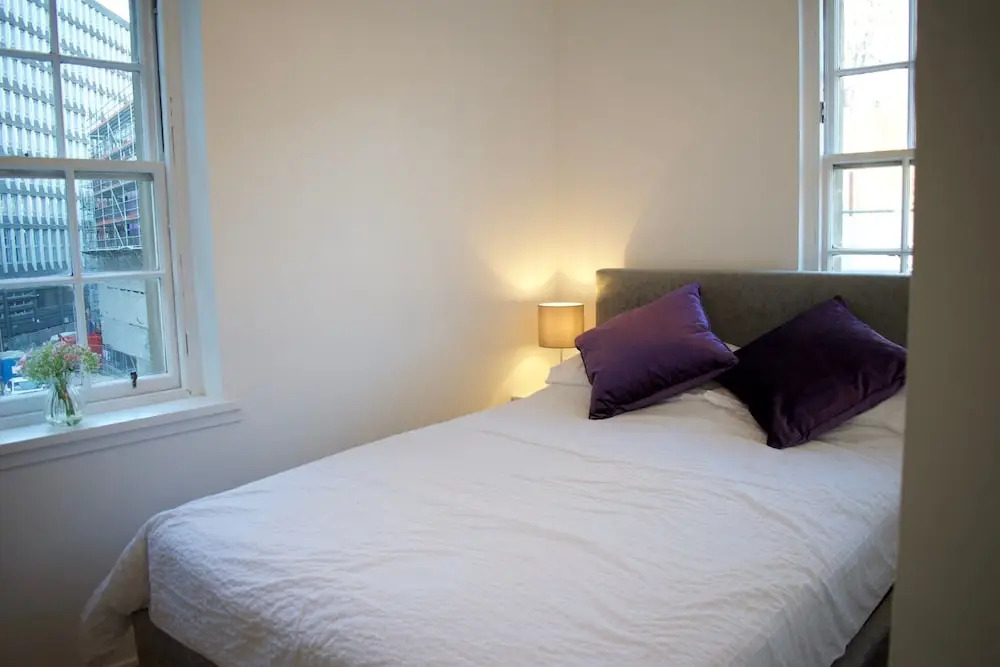 1 Bedroom Apartment With Castle Views in Glassmarket