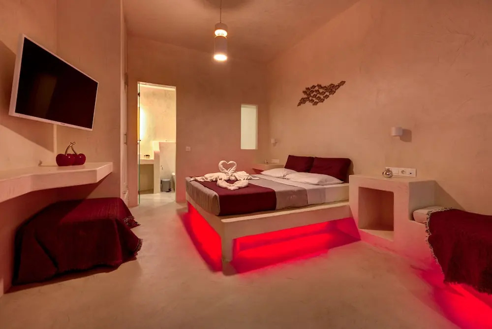 The Muse Of Santorini - Jacuzzi Suites