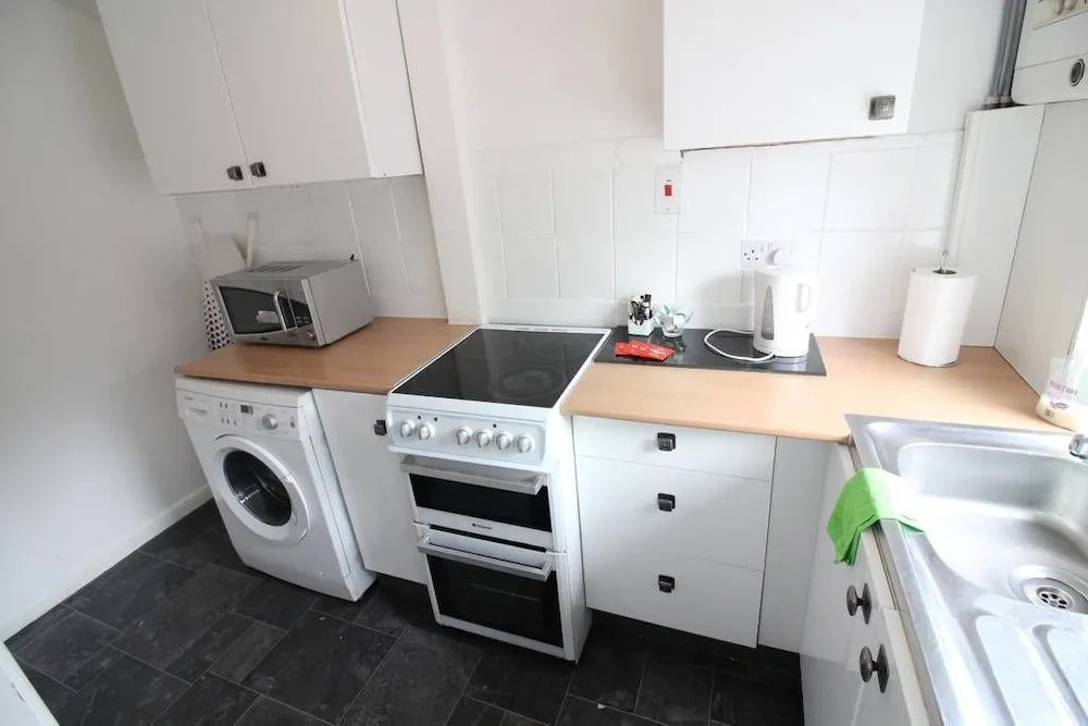 2 Bedroom Family Home near Leeds City Center