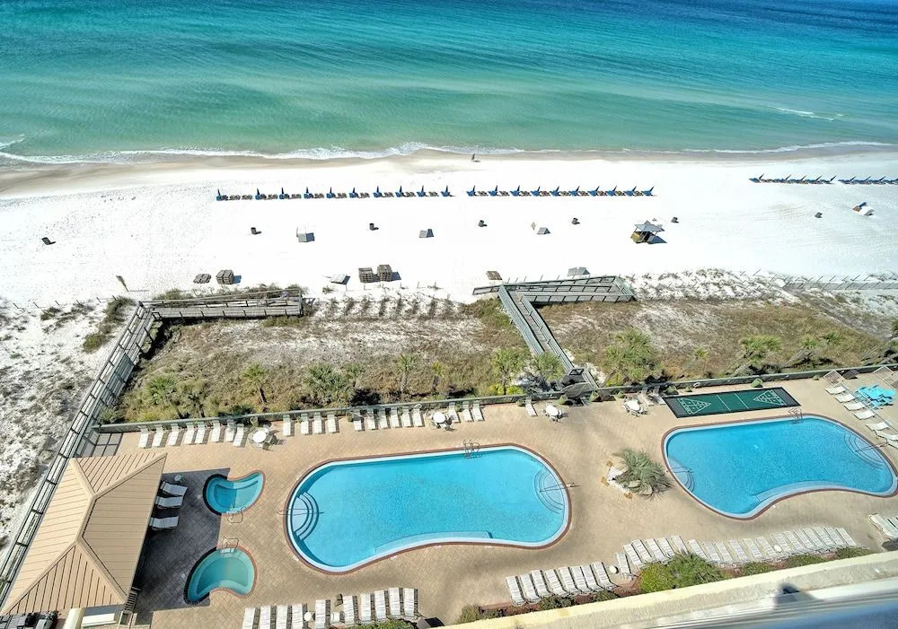 Beautiful Condo with Spacious Balcony to Enjoy Fascinating Ocean View - Unit 1002 by RedAwning