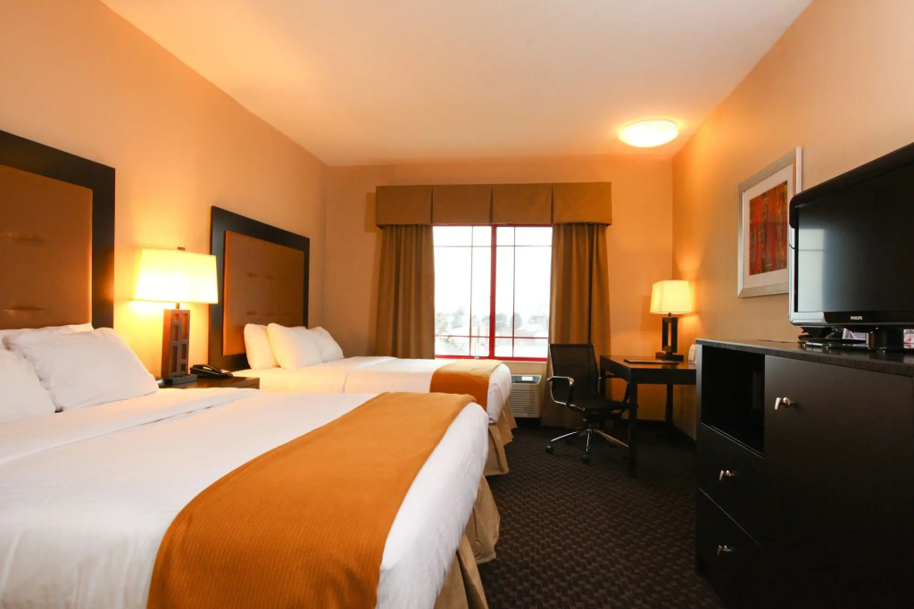 Holiday Inn Express & Suites - Olathe North by IHG