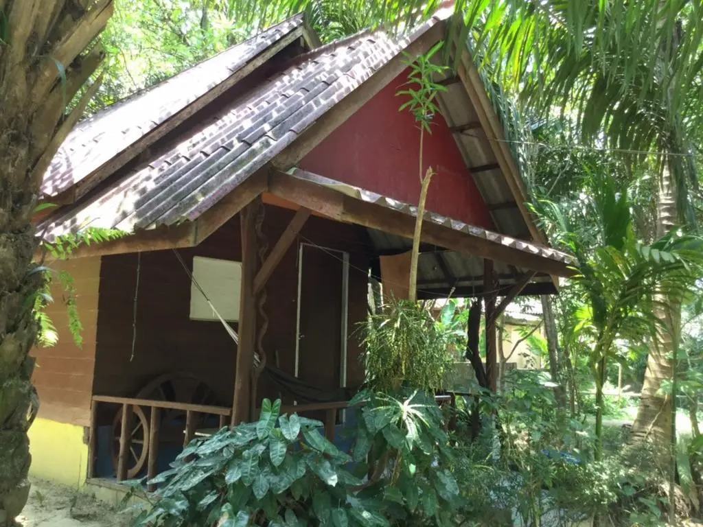 Sunny Cove Beach Resort Koh Phayam