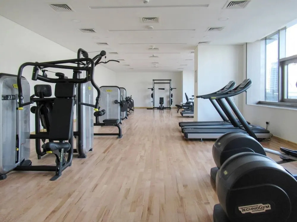Modern & Classy 1BR Overlooking Marina!