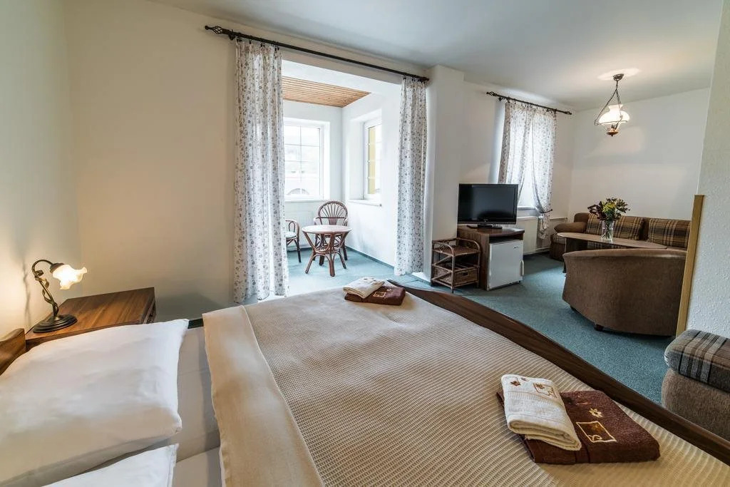 Valašský Hotel a Pivní lázně OGAR
