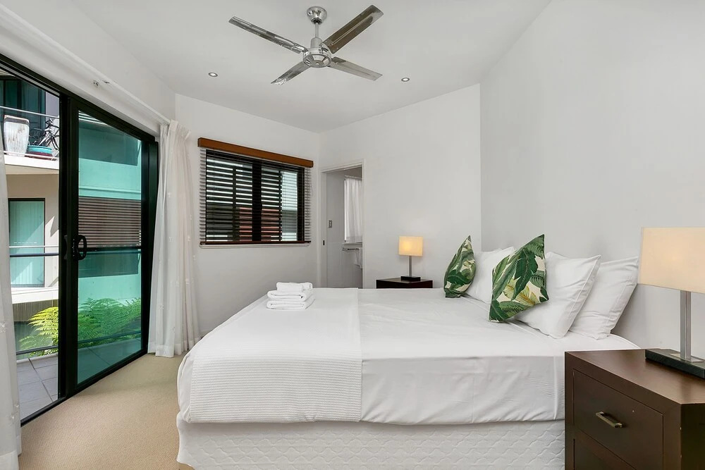 Belle Escapes - Beachfront Ocean View Apartment "4"