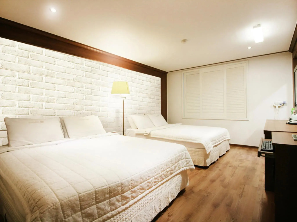 Orange Hotel