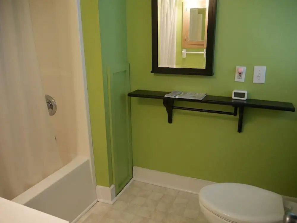 Plum Crazy Up - 2 Br Townhouse