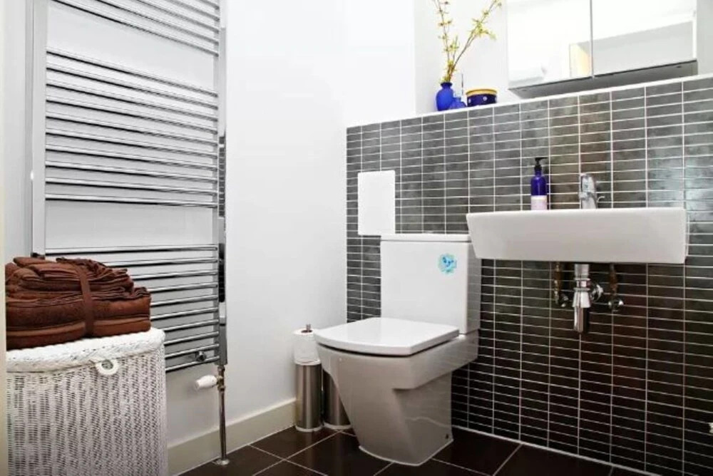 Fabulous Views From Lovely Mini Penthouse