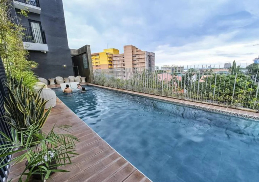 Lot 8 Serviced Apartments