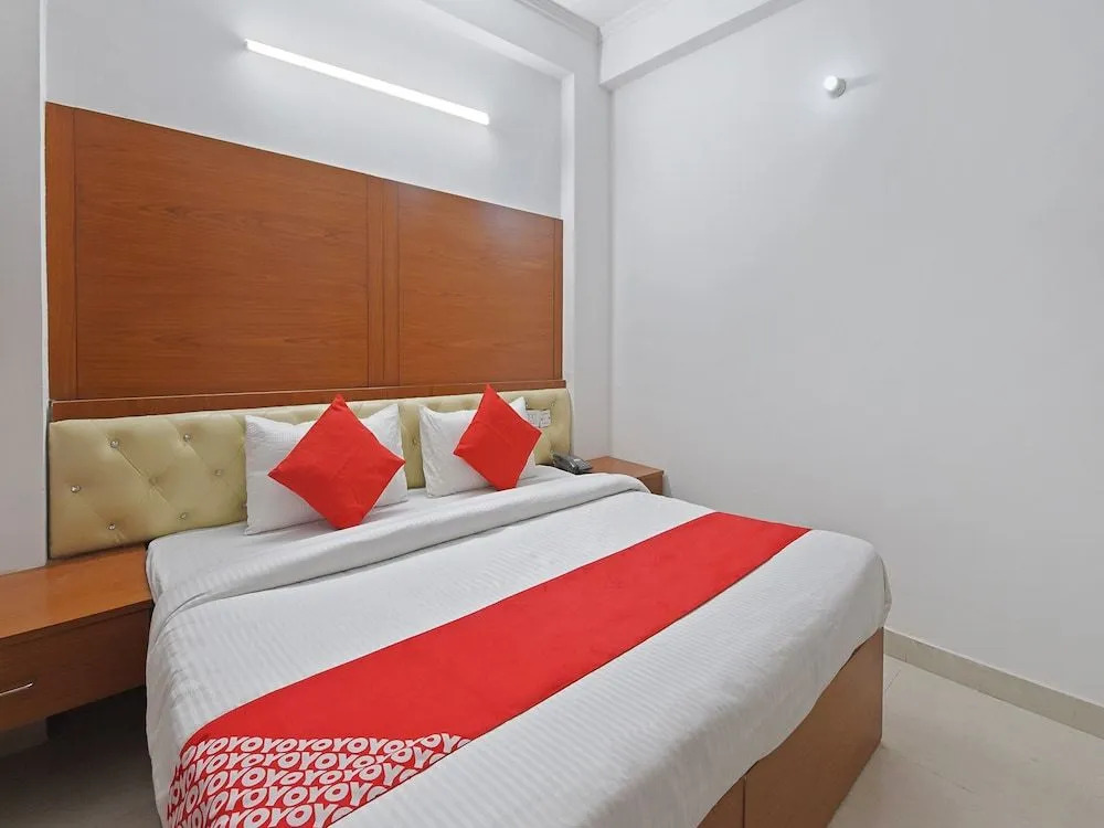 Oyo 19525 Rg Corporate Suites