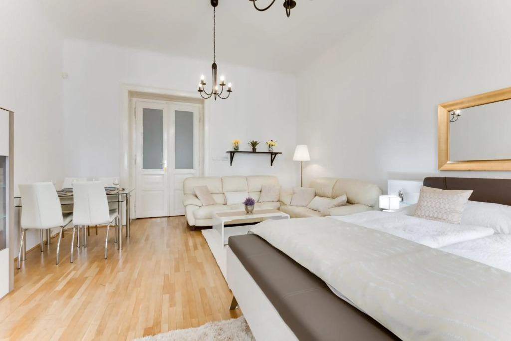 Diamond Riverside Apartment in the Heart of Prague