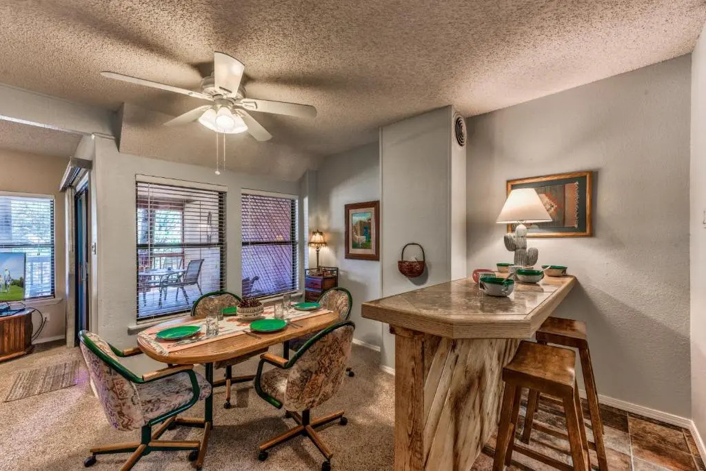Pinon Park B11, 2 BR, Mountain Views, Deck, WiFi, Sleeps 4