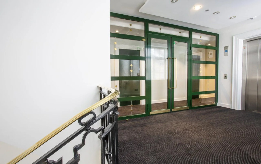 Astor Court Hotel