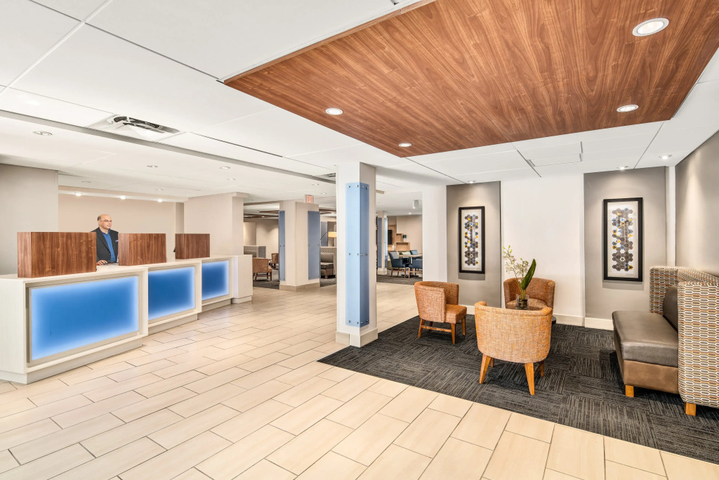 Holiday Inn Express Ft Lauderdale Cruise-Airport by IHG