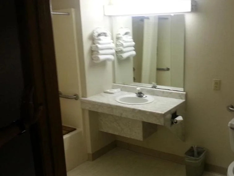 Branson Royal Inn & Suites