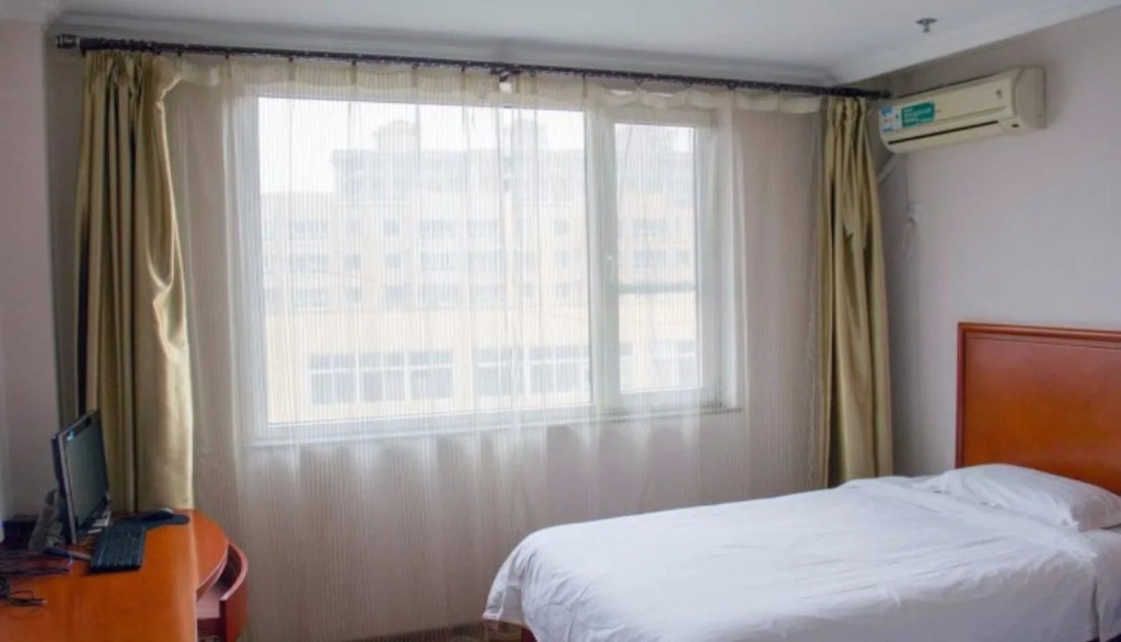 GreenTree Inn Tangshan Haigang Development Zone Jingtang Harbor Express Hotel