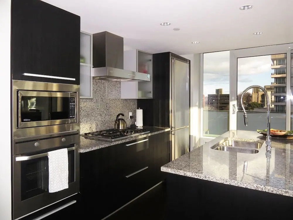 11th Heaven Contemporary Condo Heart of Downtown
