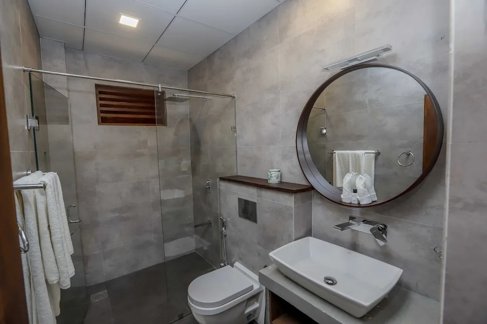 Sapphire Seas Beachfront Hotel