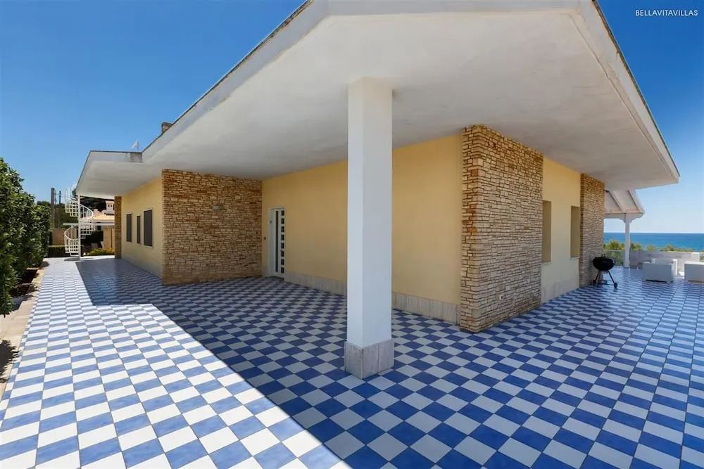 1014 Villa Miramare in Torre Suda
