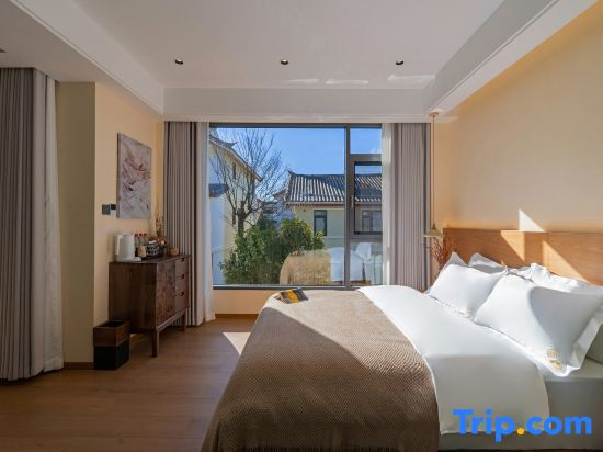 Qianshan Muxue · Sun Goldens · Yulong Snow Mountain View · Golden Snowscape Designer Lodge