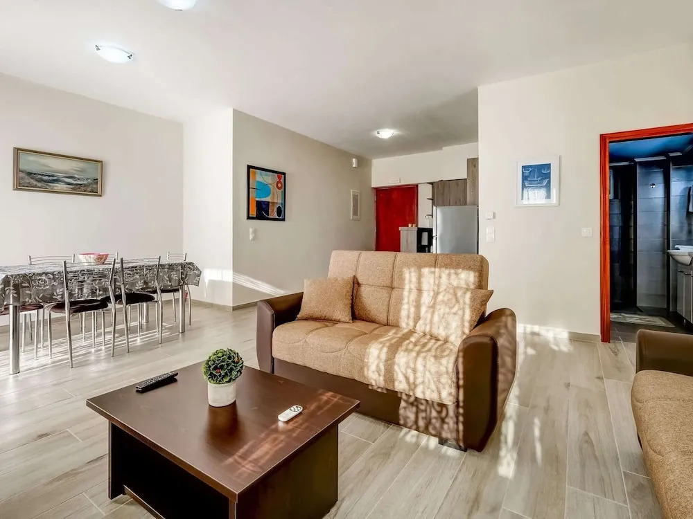 Seaview Studio in beautiful setting, west from Chania