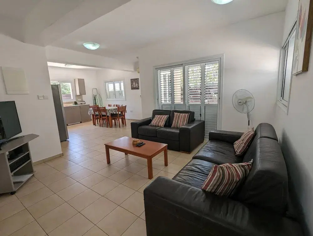 Minas Villa Pool Wifi and Close to Sirena bay