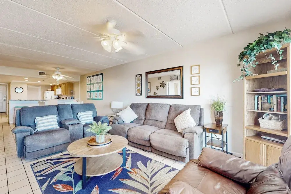 Oceanfront 1st-floor Condo on Spi: Patio & Pool
