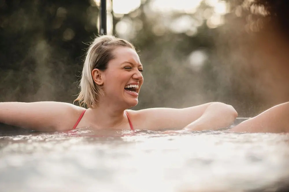 Cleeves Cabins Ailsa Luxury Lodge with hot tub